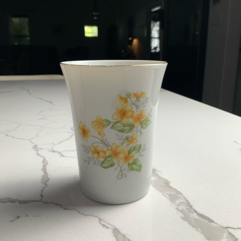 Vintage Floral Bathroom Set - Picture 4 of 5